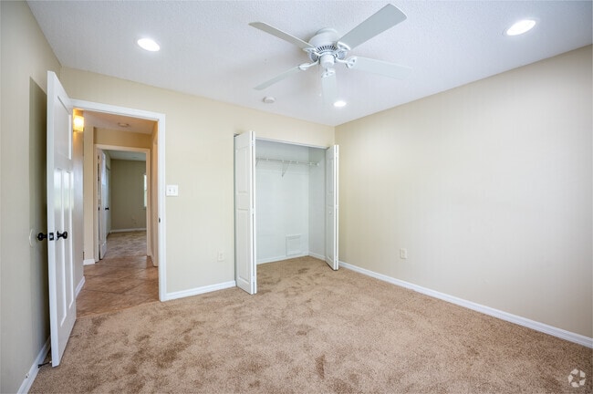 2BR, 1BA - 910SF - Bedroom