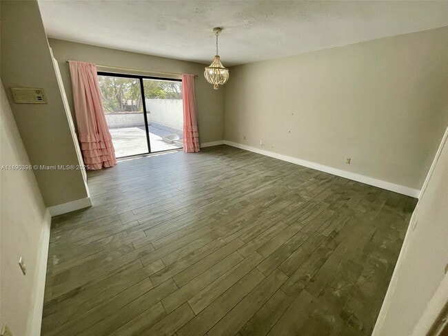 Photo - 9007 SW 62nd Terrace Unidad 5G