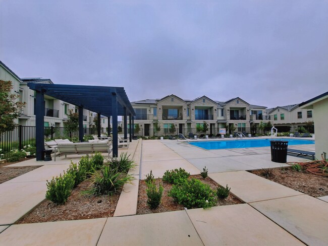 Photo - Experience Comfort and Style in This Venet...