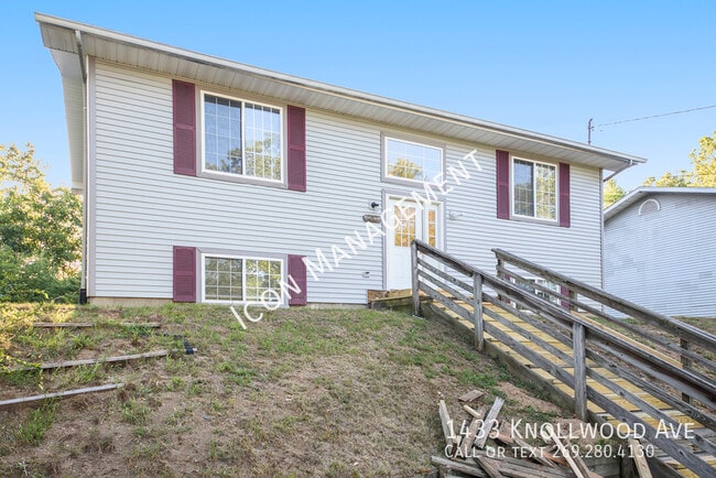 Photo - 1433 Knollwood Ave