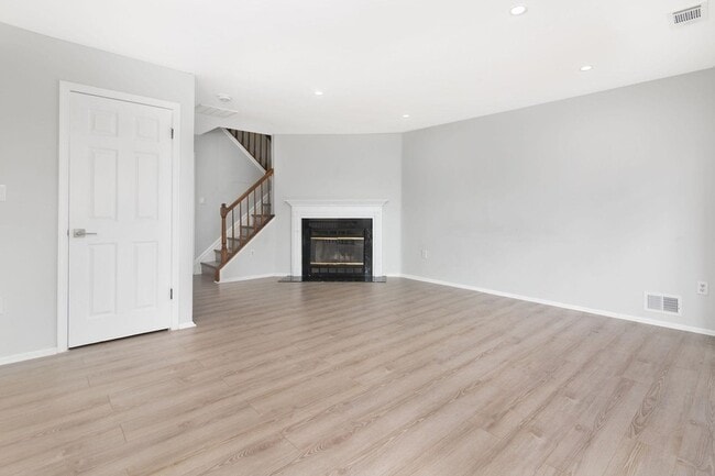 Photo - 27 Cottonwood St