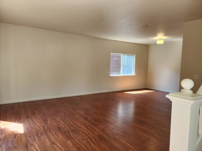 Photo - 963 Kingwood St