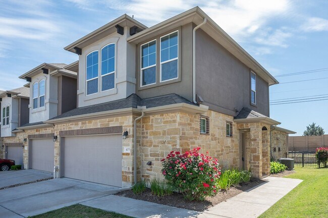 Building Photo - 415 Epiphany Ln