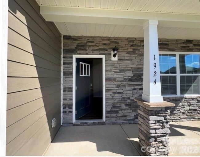 Photo - 1924 Vanderlyn St