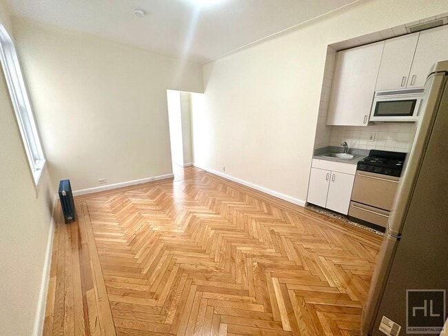 Photo - WEST 13 STREET Unidad 69