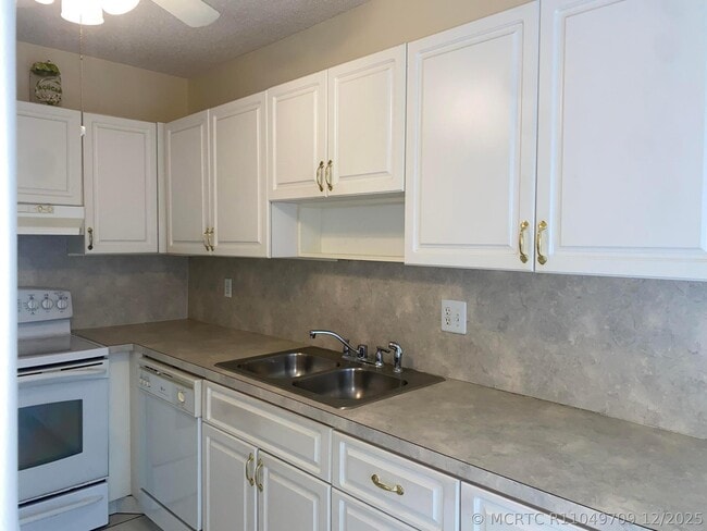 8665 Chevy Chase Dr