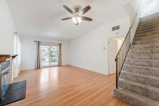Photo - 2577 Gonzaga St