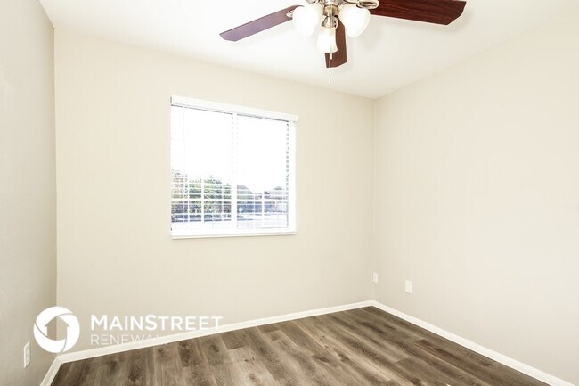 Photo - 5501 N 68th Ave