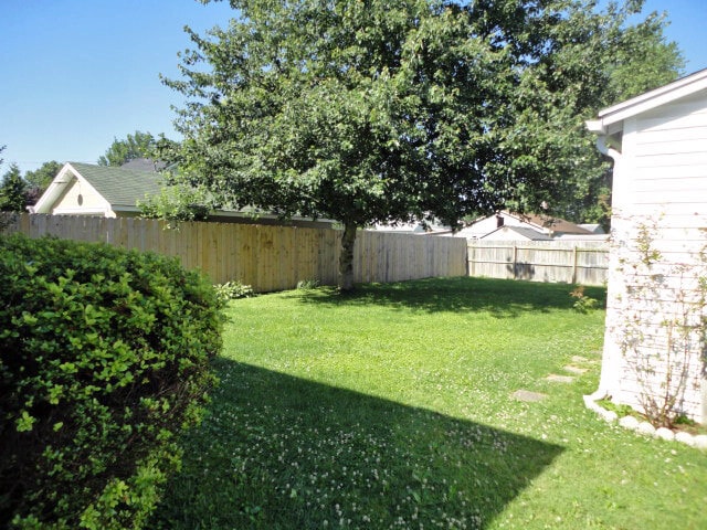Building Photo - 2504 Veach Rd
