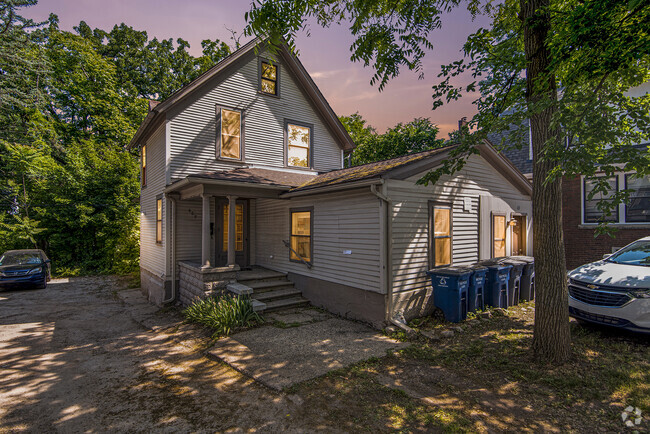 Building Photo - 605 Catherine St Rental