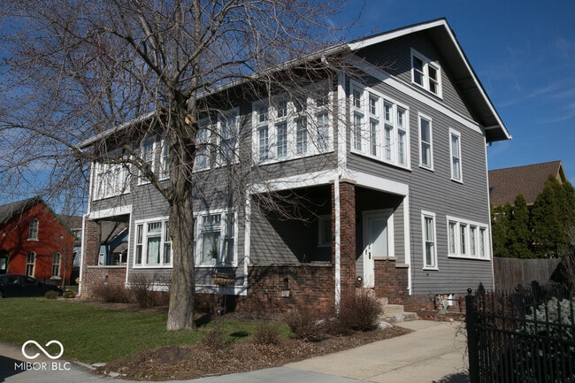 Photo - 809 Broadway St