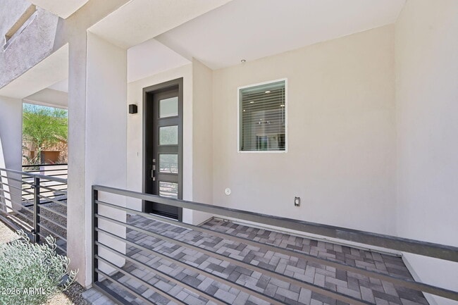 Photo - 2125 E Voltaire Ave