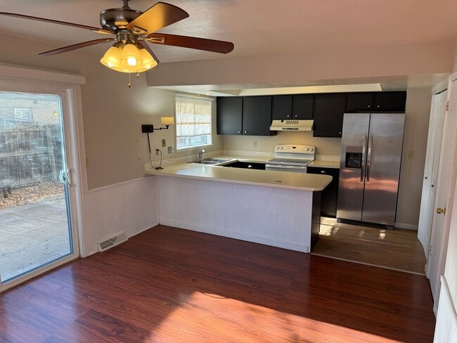 Photo - LARGE TOWNHOUSE IN CENTENNIAL!!!