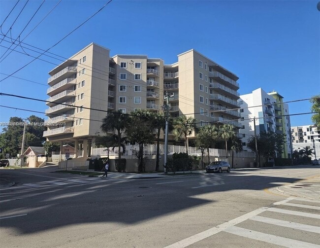 Building Photo - 102 SW 6th Ave Unit 205 Rental