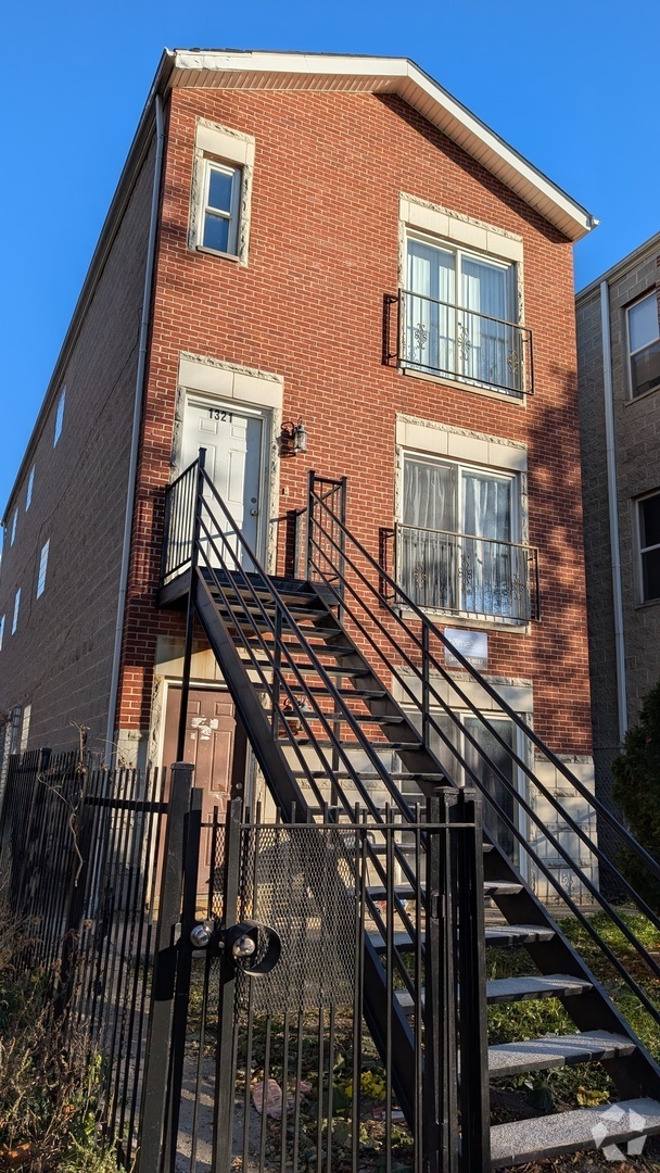 Building Photo - 1321 S Karlov Ave Unit 3 Rental