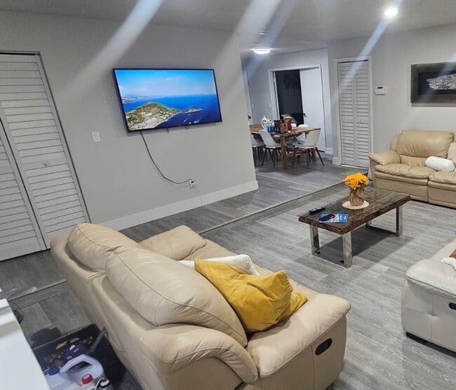 Photo - 3 Bedroom/2 Bath Fully Furnished Pool Home for Rent