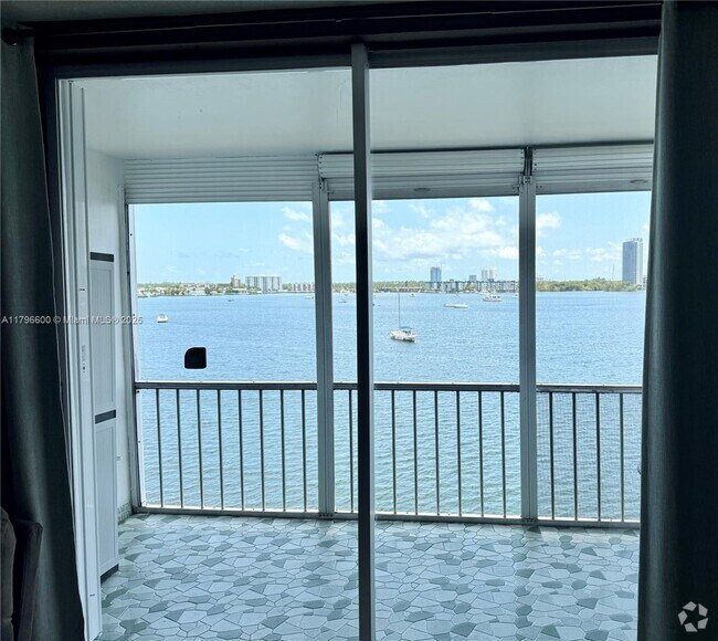 Building Photo - 3000 Marcos Dr Unit P512 Rental