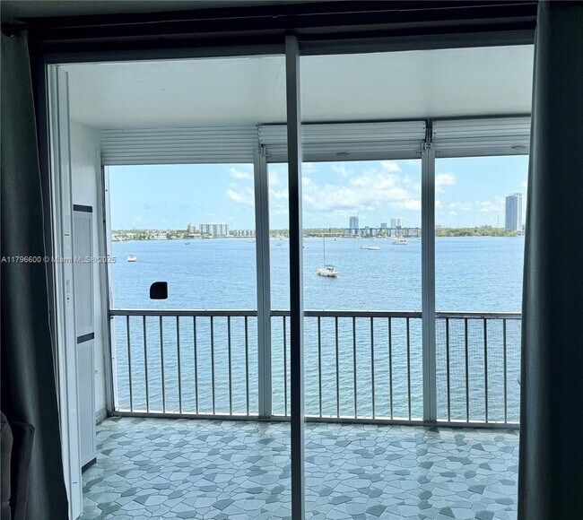Building Photo - 3000 Marcos Dr Unit P512 Rental