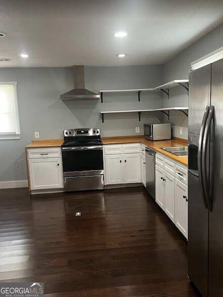 Photo - 582 Benson St