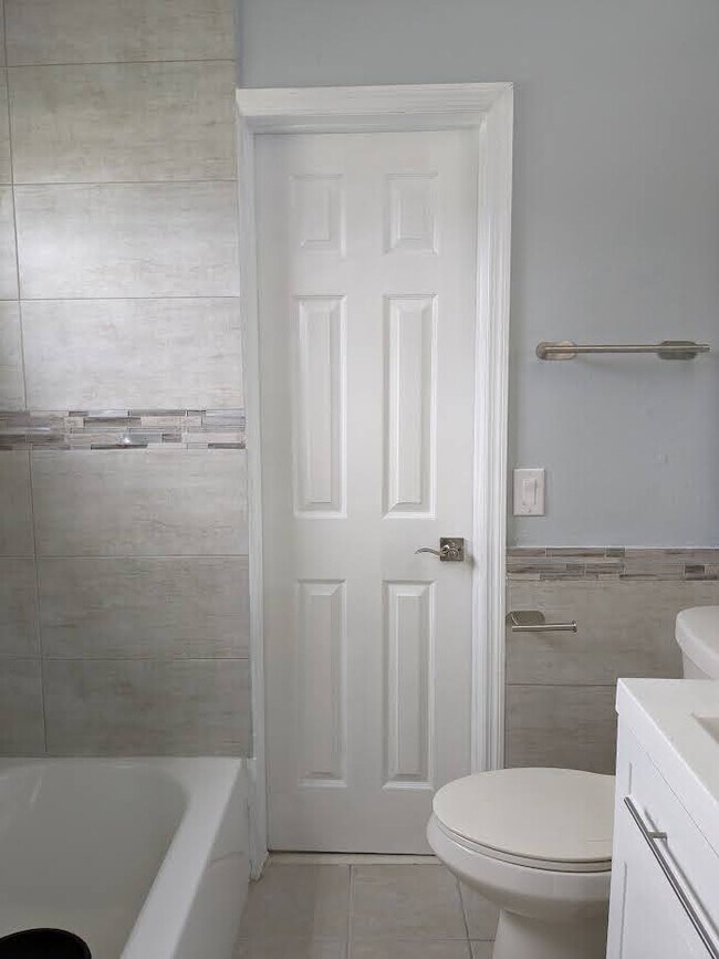 Photo - 209 Avondale Dr Unit 1 East