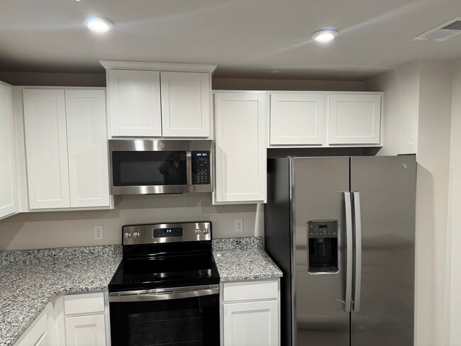 Photo - 1100 Aubrey Mdws Pl