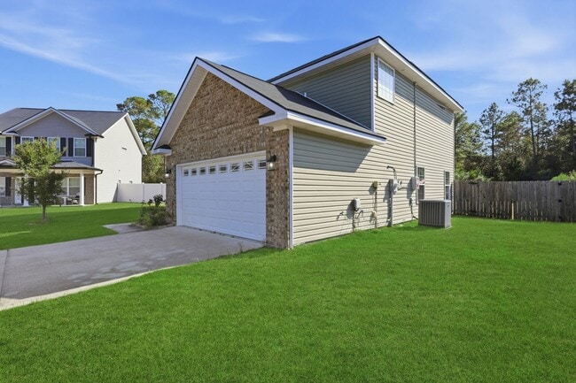 Photo - 4 Bedroom Griffin Park Home on Quiet Cul-de-Sac