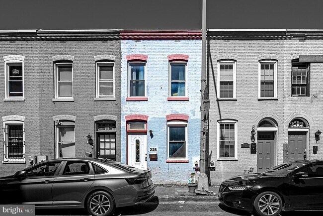 Building Photo - 228 Parker St NE Rental