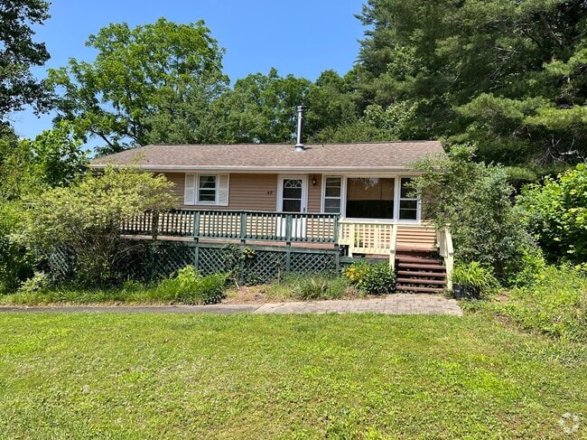 Building Photo - 45 Armstrong Rd Rental