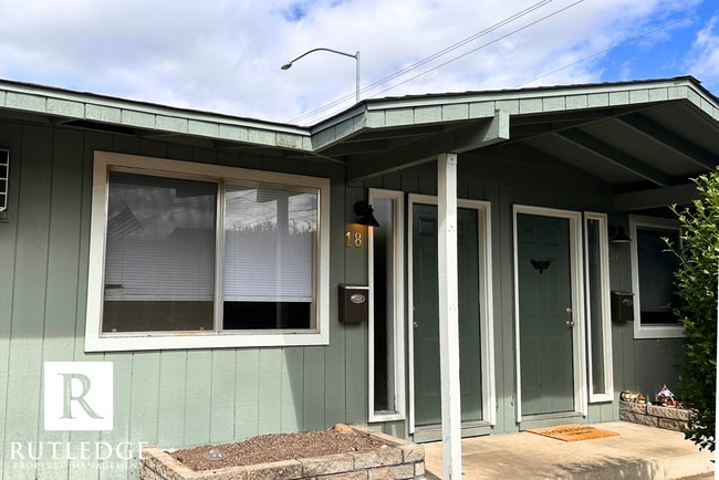 Photo - Charming Single Level Apartment in East Me...