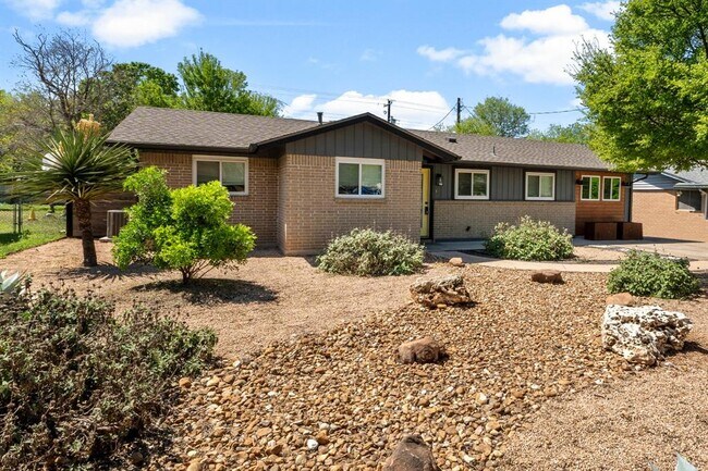 Photo - 1113 S Meadows Dr