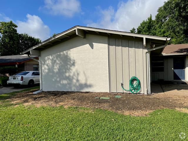 Building Photo - 11483 Coral Hills Dr Rental
