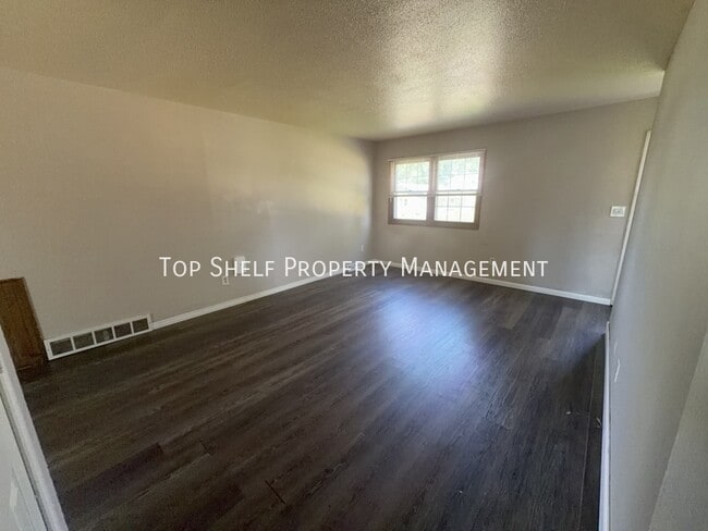 Photo - 521 Hart Ave