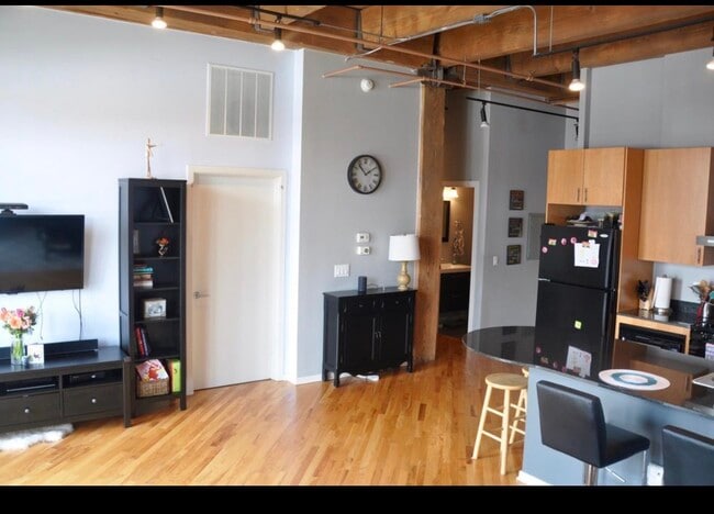 Photo - 1040 W Adams St Unit 340