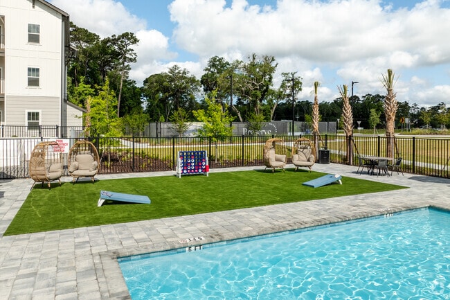 Piscina - Preserve at Hanover Park Apartments