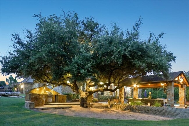 Photo - 122 Silverstone Dr