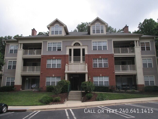 Building Photo - 131 Timberbrook Ln