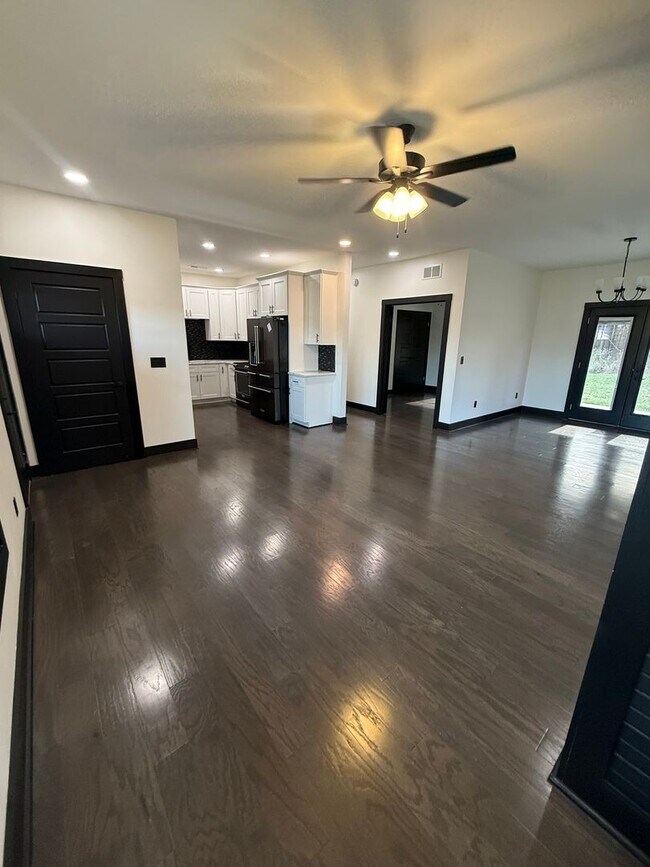 Photo - 2721 Cedrus Ave