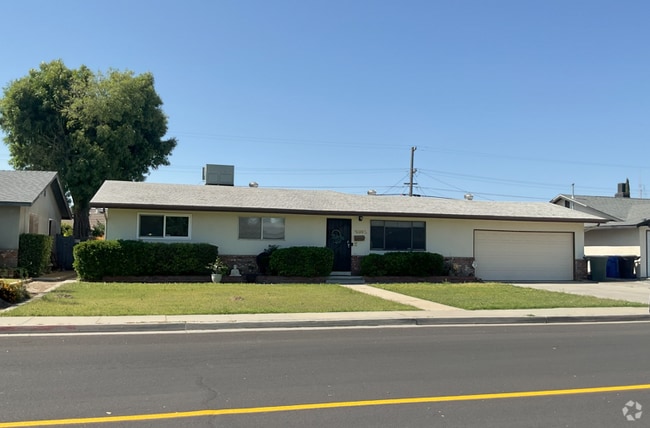 Building Photo - 123 W Burlwood Ln Rental