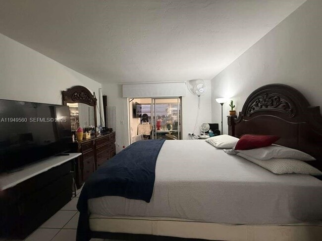 Photo - 303 NE 187th St Unit 725