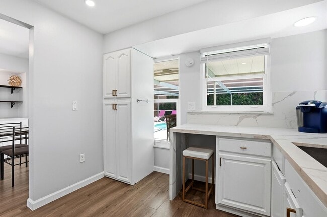Photo - 4502 Parrot Ave