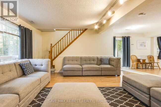 Photo - 910 Concession Rd 17 W