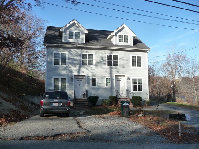 Photo - 104 Pond St Unidad 104