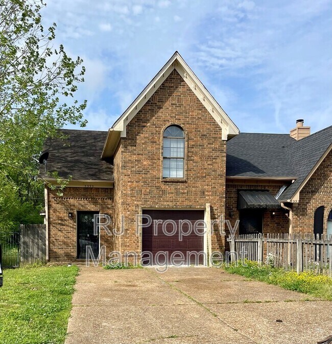 Photo - 5995 Cedarcrest Ct Townhome