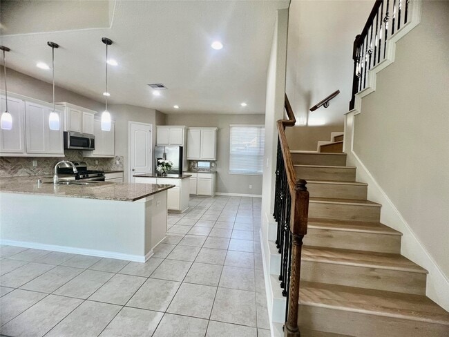 Photo - 2554 Granberry Pt