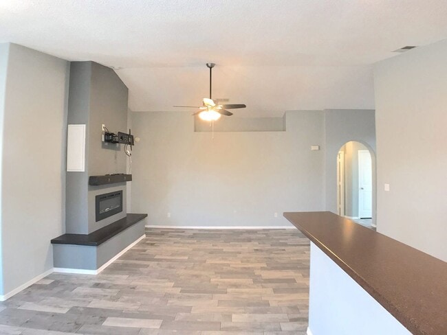 Photo - Don't miss out!  Beautiful 3 bedroom Los Lunas Home! Open Layout, spacious living room. Easy I-25...