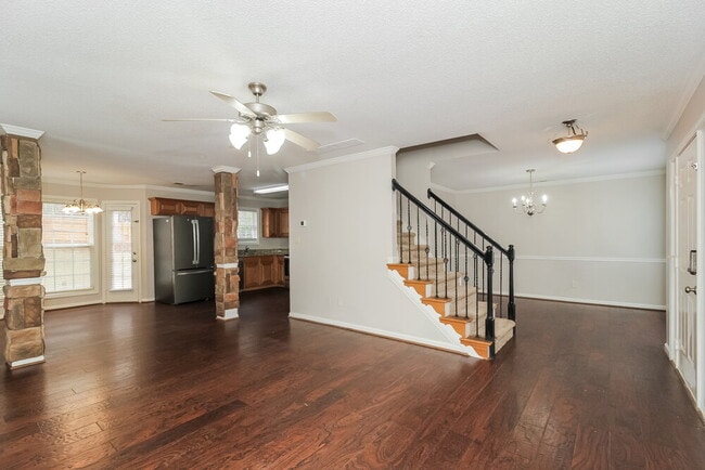 Photo - 155 Avondale Cir