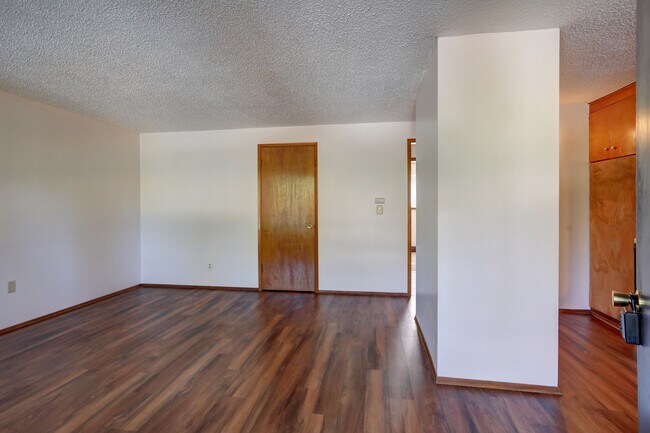 Photo - Lake Apartments