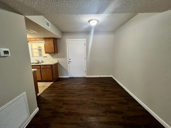 Photo - 2406 Ramblewood Ct