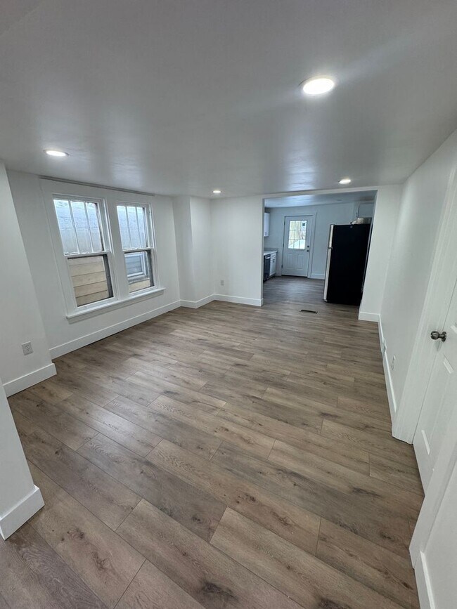 Photo - 1148 East St