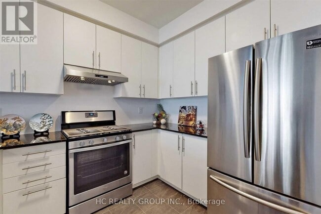 Photo - 3RD FLOOR MASTERBEDROOM - 2-4 EATON PARK LANE